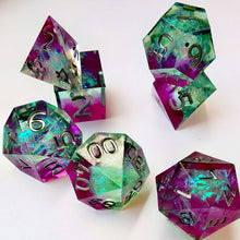 Load image into Gallery viewer, Violet Gem Resin Dice Set 7pcs