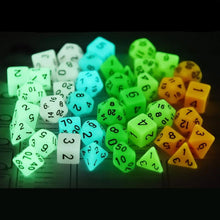 Load image into Gallery viewer, glowing in the dark Single Colour glow in the dark dice set 